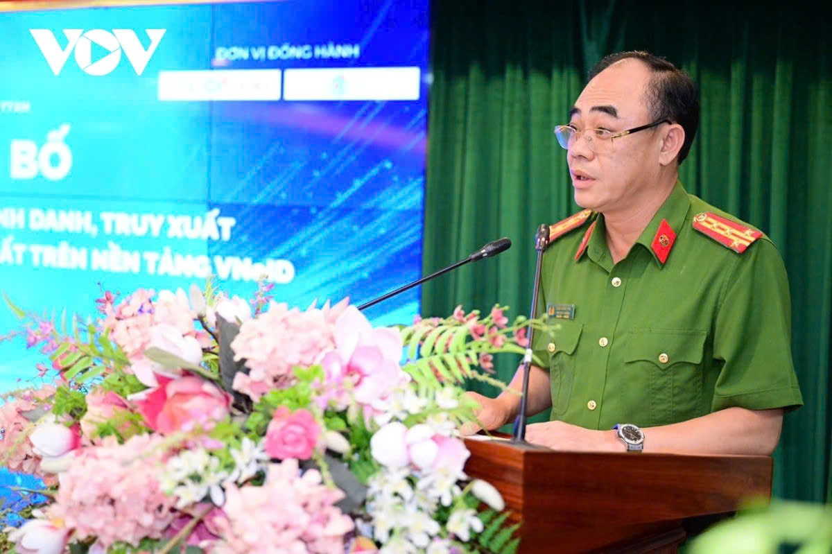 Đại tá Trần Hồng Phú, Phó Cục trưởng Cục C06, phát biểu tại lễ công bố. Ảnh: Xuân Trung