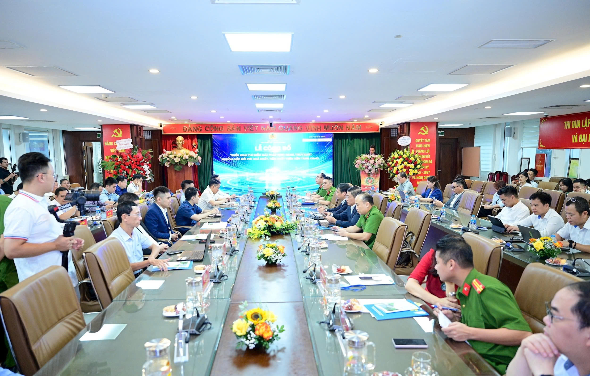 Quang cảnh Lễ công bố. Ảnh: Bảo Hân